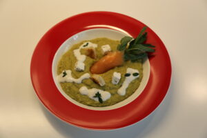 Erbsensuppe, Croutons und Meerrettich (1)