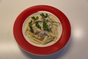 Capunti mit Schinken-Meerrettich-Sauce (1)