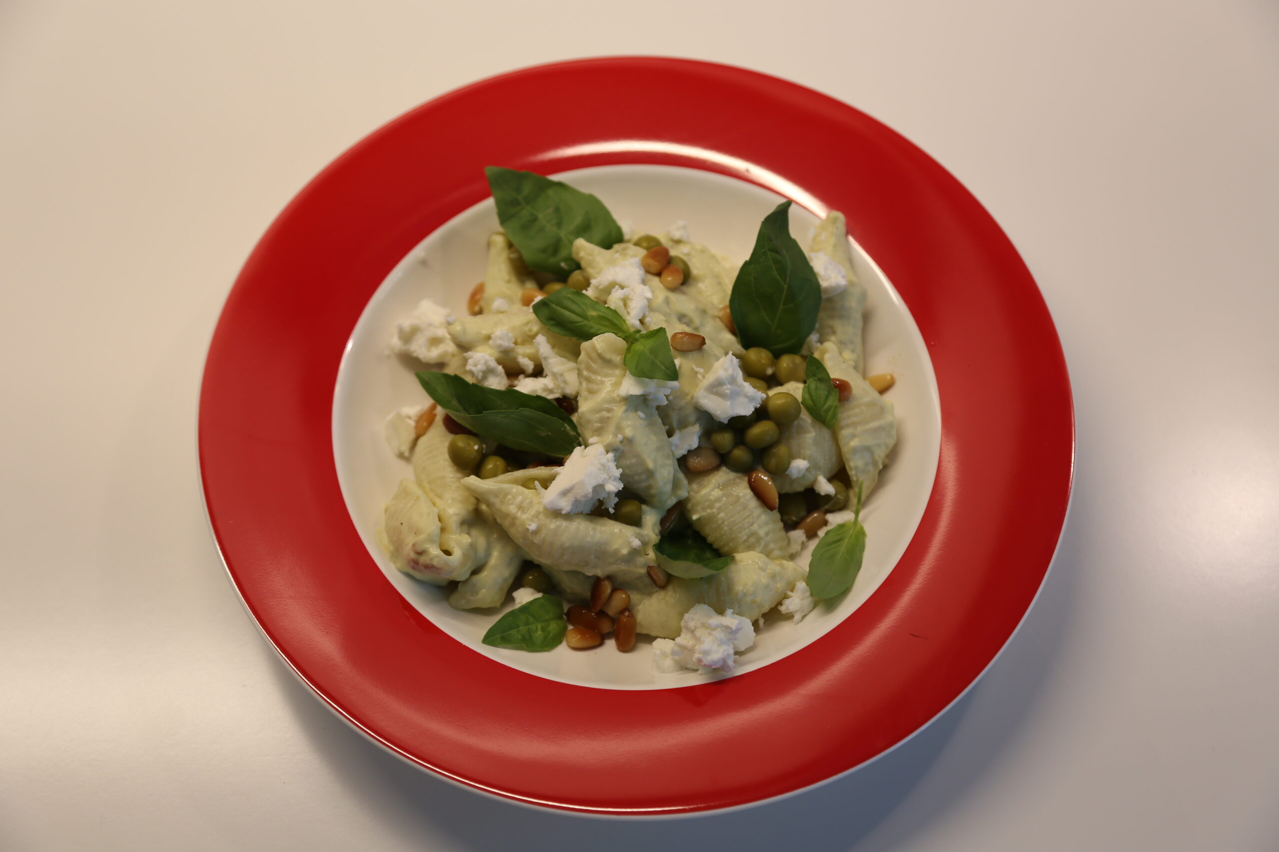 Conchiglie mit Joghurt, Erbsen & Chili (1)