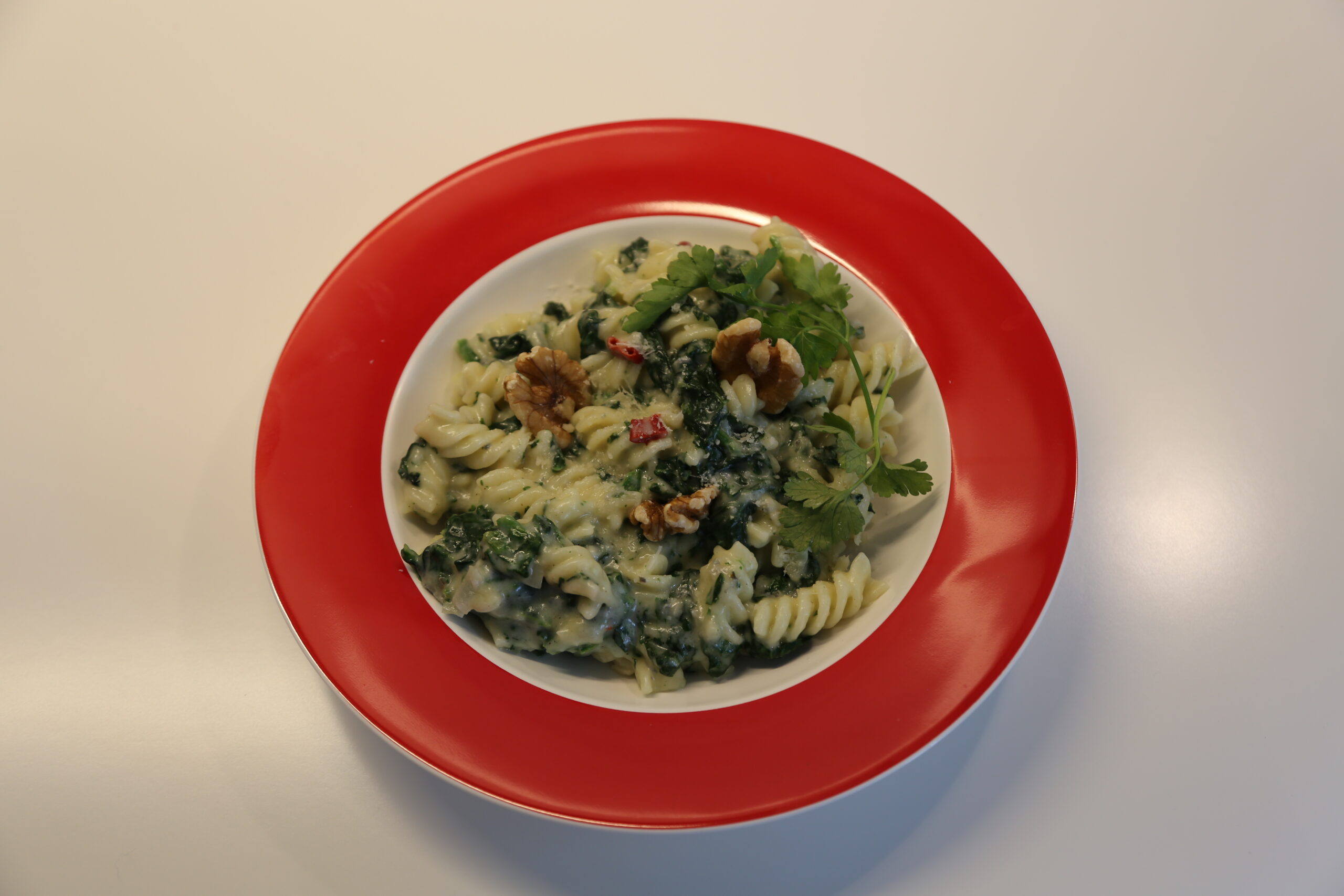 Pasta con spinaci gorgonzola e noci (1)
